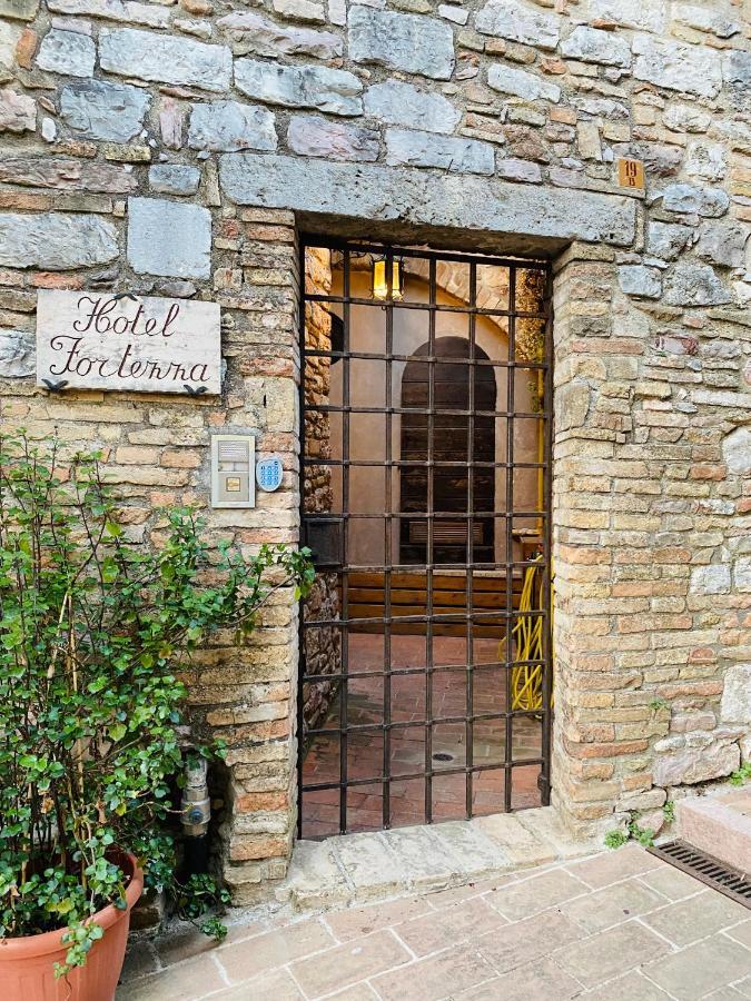 Hotel La Fortezza アッシジ エクステリア 写真